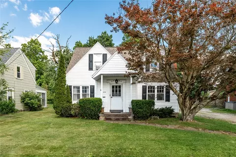 424 N Center St, Grove City, PA 16127