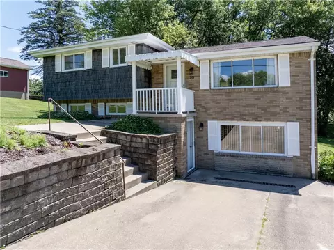 20 Mccarrell Rd, Hickory, PA 15340