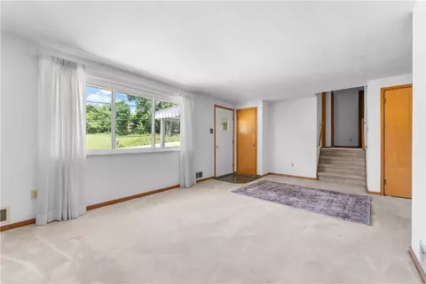 Living - 20 Mccarrell Rd, Hickory, PA 15340 photo 3 of 6