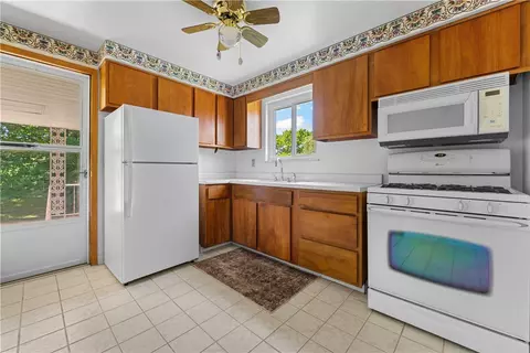 Kitchen - 20 Mccarrell Rd, Hickory, PA 15340 photo 1 of 2