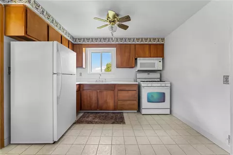 Kitchen - 20 Mccarrell Rd, Hickory, PA 15340 photo 2 of 2