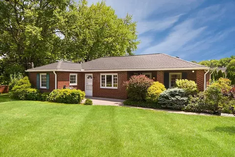 111 Cabin Ln, Pittsburgh, PA 15238