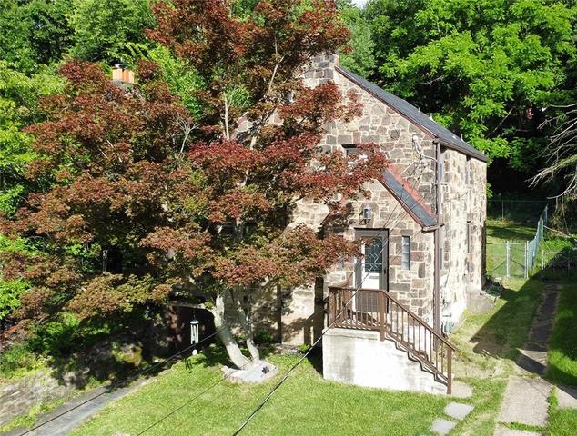 2218 Laketon Rd, Pittsburgh, PA 15221