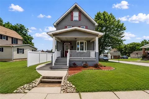 302 N 6th St, Youngwood, PA 15697