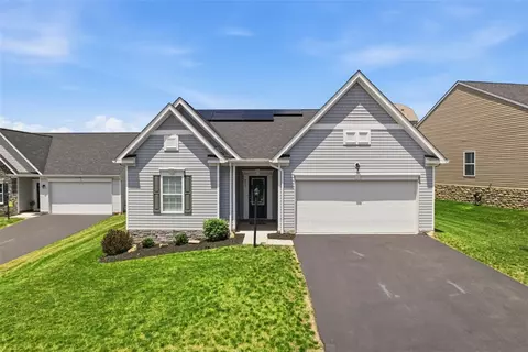 812 Curtman Ct, New Kensington, PA 15068