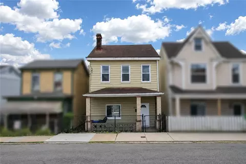 826 Eureka St, Pittsburgh, PA 15210
