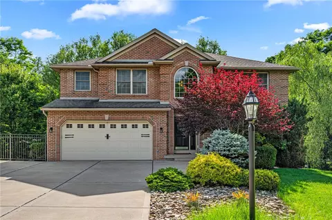 305 Daniela Dr, New Kensington, PA 15068