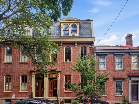 1212 Resaca, Pittsburgh, PA 15212