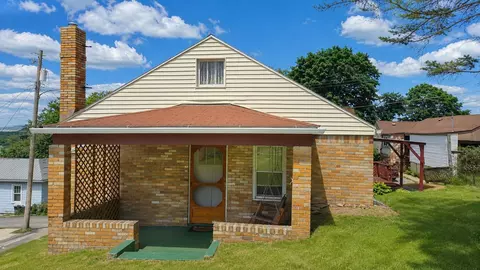 913 Hancock, Vandergrift, PA 15690