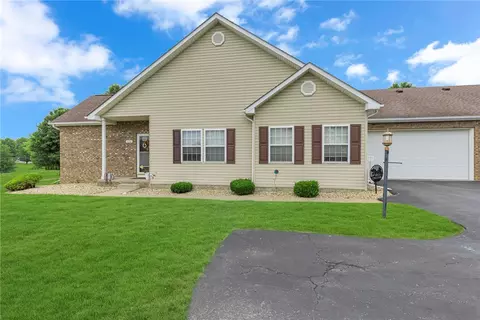 106 Clearwater Dr, Ellwood City, PA 16117
