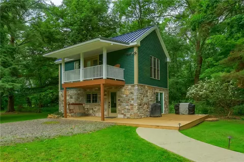 482 Shadyrest Rd, Ellwood City, PA 16117