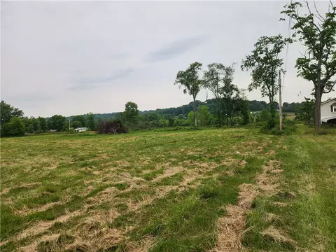 402 Ceylon Rd, Carmichaels, PA 15320