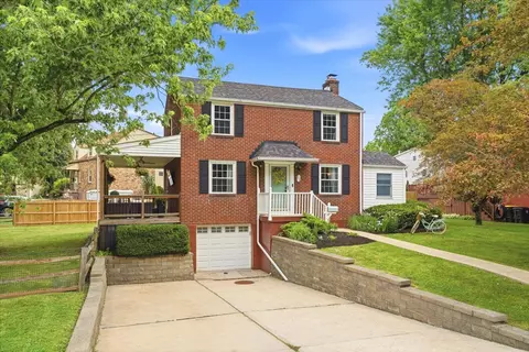 545 Glenrock Dr, Bethel Park, PA 15102