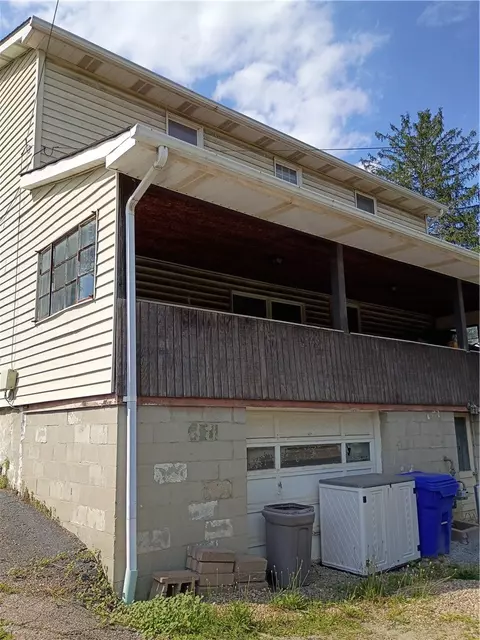 7308 Noblestown Rd, Oakdale, PA 15071