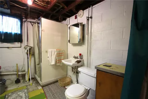 Bath - 142 3rd Ave, New Eagle, PA 15067 photo 3 of 3