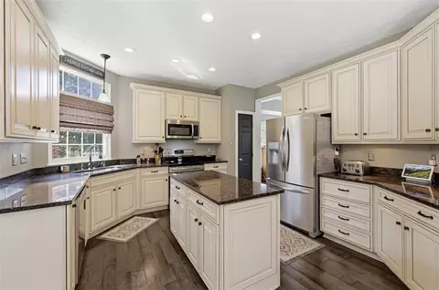 Kitchen - 441 Elder Ct, Mars, PA 16046 photo 5 of 8