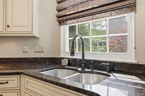 Kitchen - 441 Elder Ct, Mars, PA 16046 photo 6 of 8