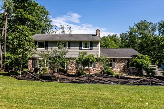 2780 Farm Spur Rd, Irwin, PA 15642