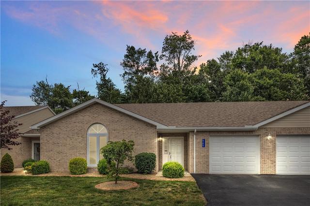 565 Sunview Cir, Latrobe, PA 15650