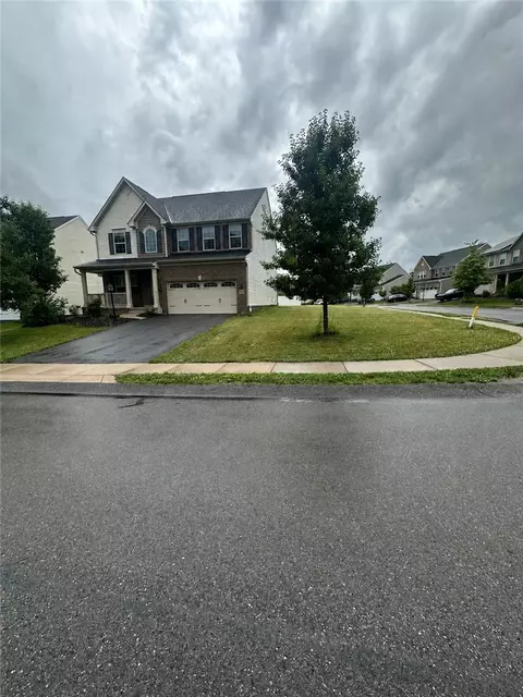 2932 E Pinnacle Dr, Mcdonald, PA 15057