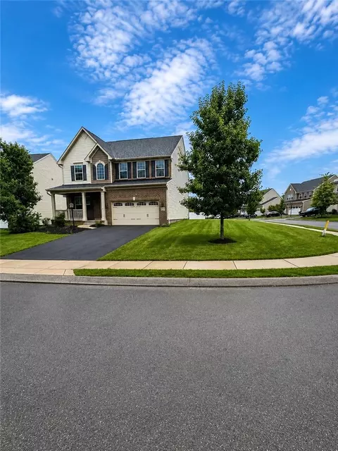 2932 E Pinnacle Dr, Mcdonald, PA 15057