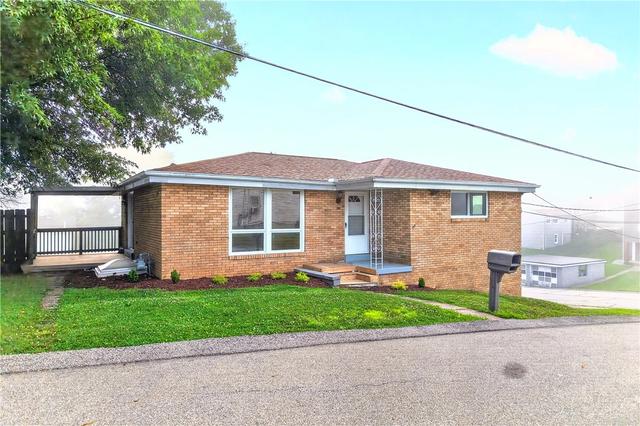 804 7th St, California, PA 15419