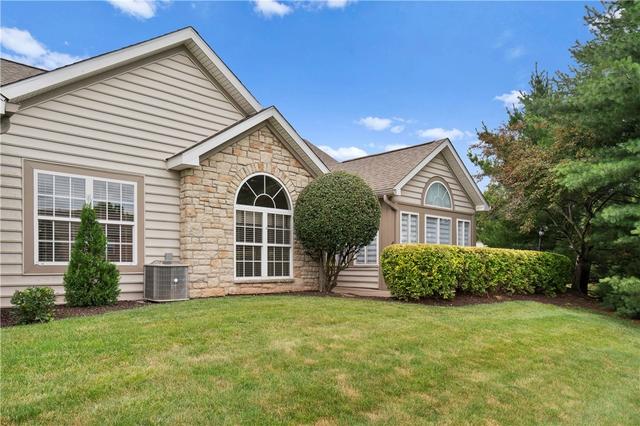 1701 Heather Heights Dr, Crescent, PA 15046
