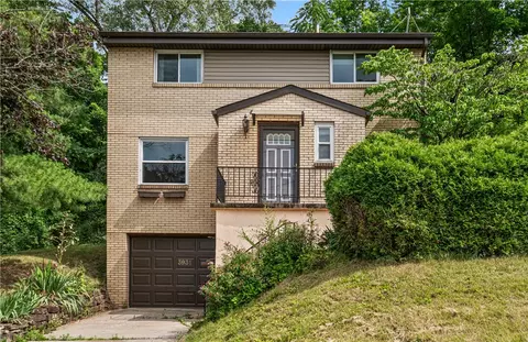 3931 Boulevard Dr, Pittsburgh, PA 15217