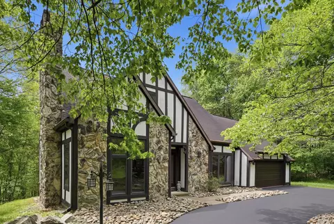 133 Old Quarry Dr, Clinton, PA 15026
