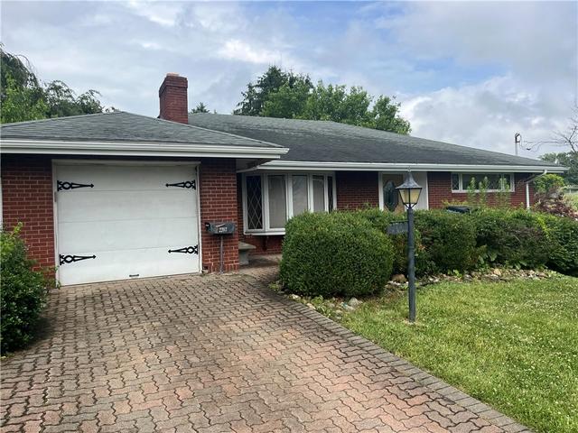 2203 Lindalan Dr, Mckeesport, PA 15135