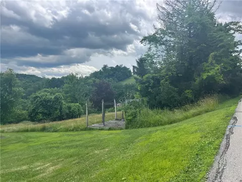 000 Calhoun Dr, Elizabeth Twp, PA 15037