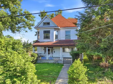 15 Division, Pittsburgh, PA 15205