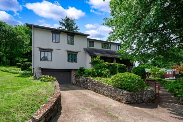 221 Sunset Dr, Pittsburgh, PA 15235