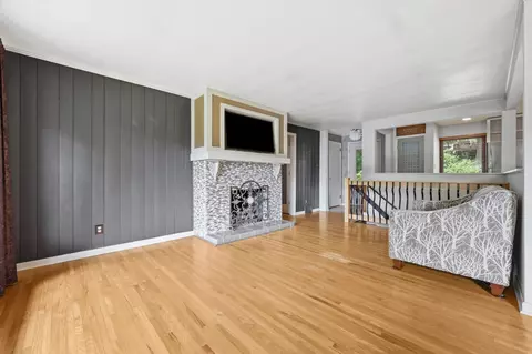 Living - 105 Berkeley, Pittsburgh, PA 15237 photo 2 of 9
