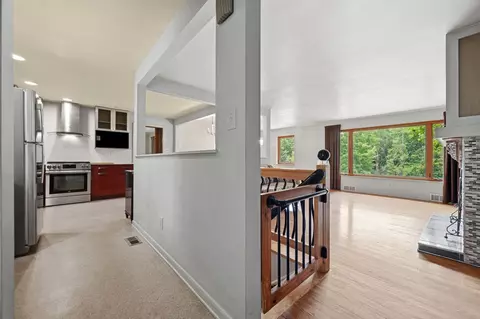 Entry Way - 105 Berkeley, Pittsburgh, PA 15237 photo 2 of 3