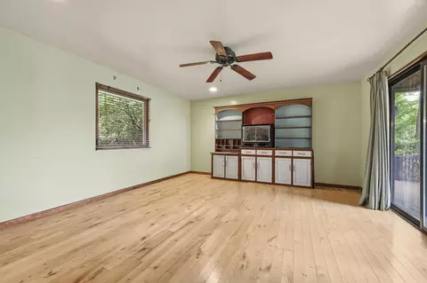 Living - 105 Berkeley, Pittsburgh, PA 15237 photo 6 of 9