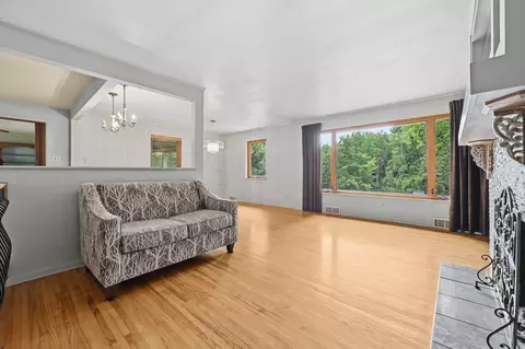 Living - 105 Berkeley, Pittsburgh, PA 15237 photo 4 of 9