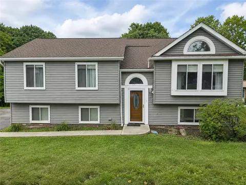 1501 N Randolph Dr, Clairton, PA 15025