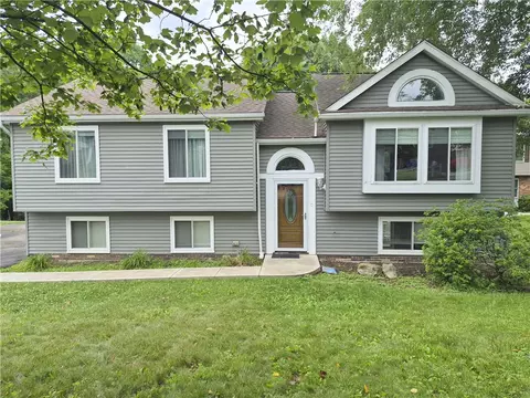 1501 N Randolph Dr, Clairton, PA 15025
