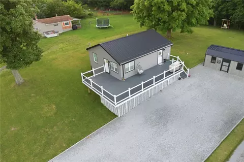 76 Meanor St, Imperial, PA 15126
