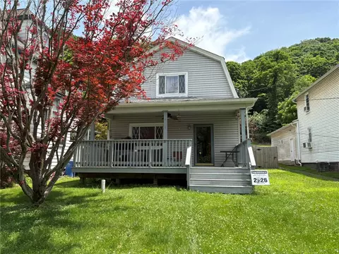4224 Arnold Ave, New Kensington, PA 15068
