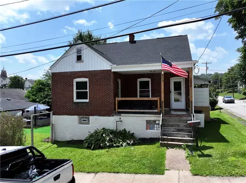 1030 Scott Ave, Jeannette, PA 15644
