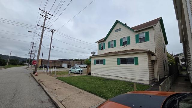 2038 Constitution Blvd, New Kensington, PA 15068