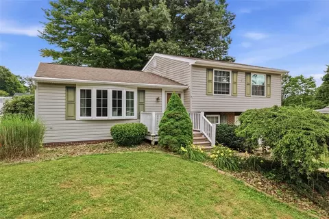219 Maple Dr, Beaver, PA 15009 photo 1