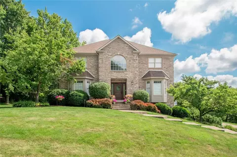 402 Honey Locust Dr, Cranberry Township, PA 16066