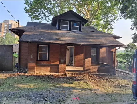109 Phillips Pl, New Castle, PA 16101