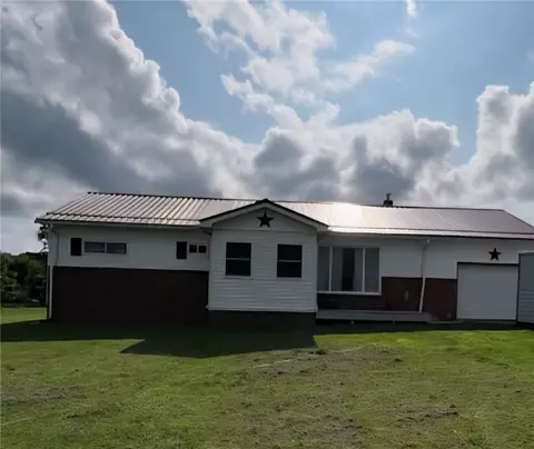 3033 Oneida Valley Rd, Hilliards, PA 16040