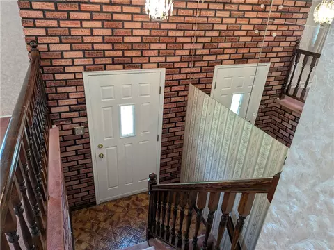 209 Bendix Dr, Coraopolis, PA 15108 photo 24