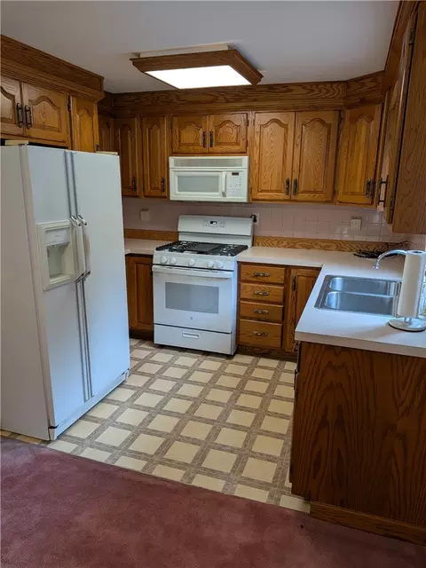 209 Bendix Dr, Coraopolis, PA 15108 photo 12