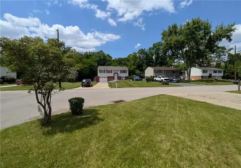 209 Bendix Dr, Coraopolis, PA 15108 photo 39